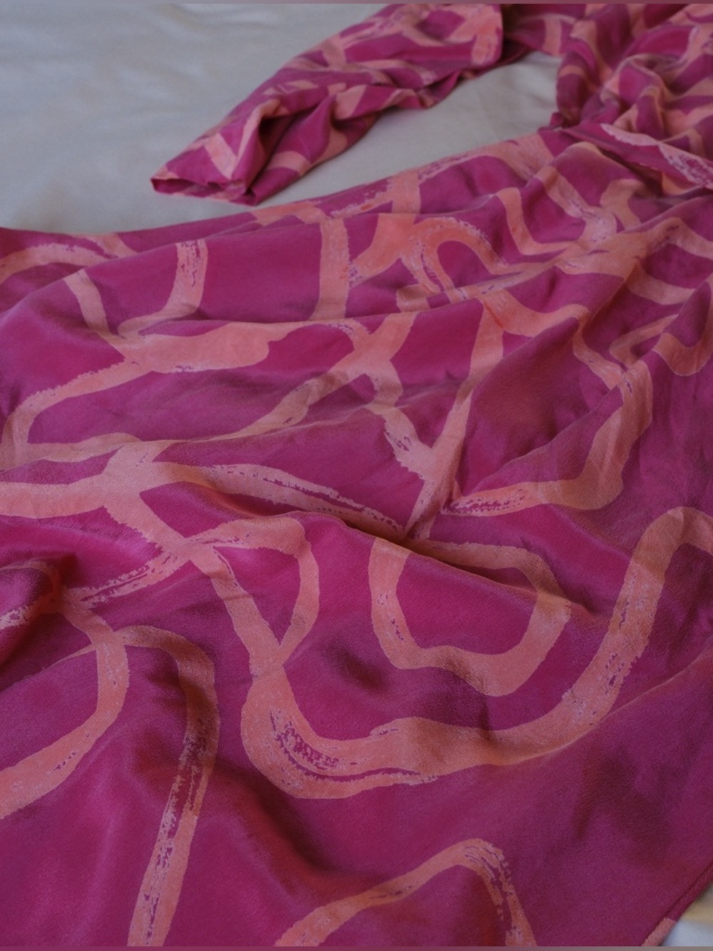 Luxury 100% Silk Ahimsa Robe Kimono Pink Scribble Resort Robe De Voyage NWOT - Picture 4 of 11